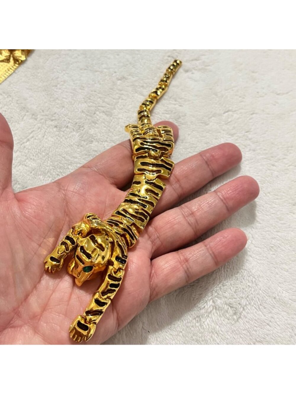 Vintage Articulated Tiger Brooch Gold Tone Rhinestone Eyes 8.75 Inches - Picture 12 of 13